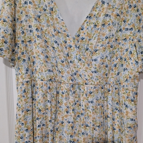 Torrid Sunshine Ditsy Floral Maxi Rayon Slub Surplice Wrap Dress in Size 2 18/20 - Picture 6 of 13